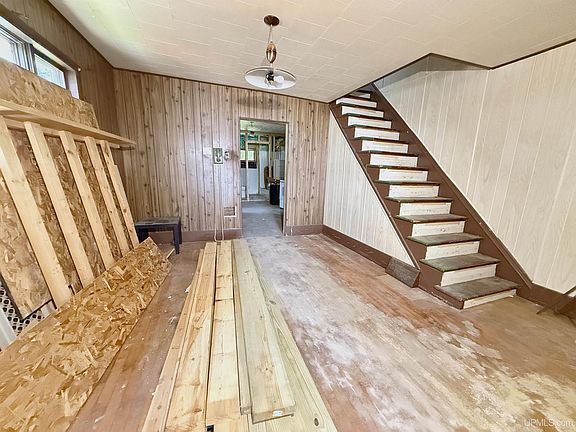 5th image of 25396 Portland St