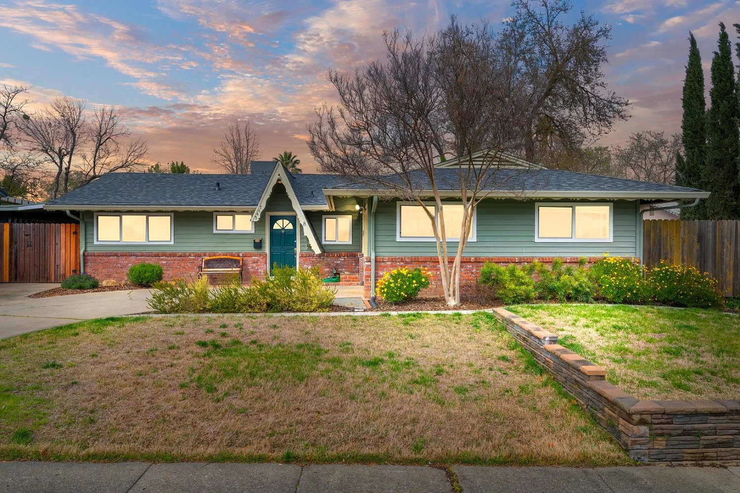 7445 Morningside Way photo 1