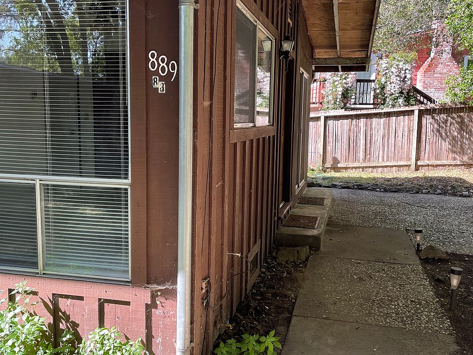 1st image of 889 Hillcrest Dr