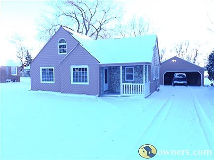 1/2 acre lot move in ready