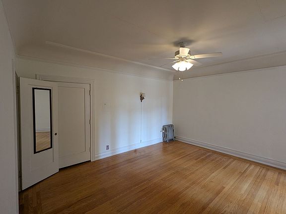3rd image of 444 Lee St #3