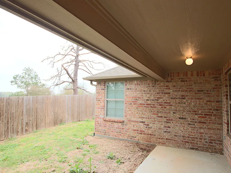 5912 Villa Rosa Way — Photo 20