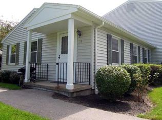 10 Swan Trl, Fairport, NY 14450