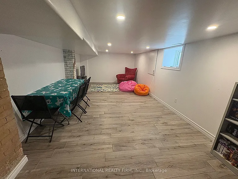 300 Locke St S #1 — Photo 12