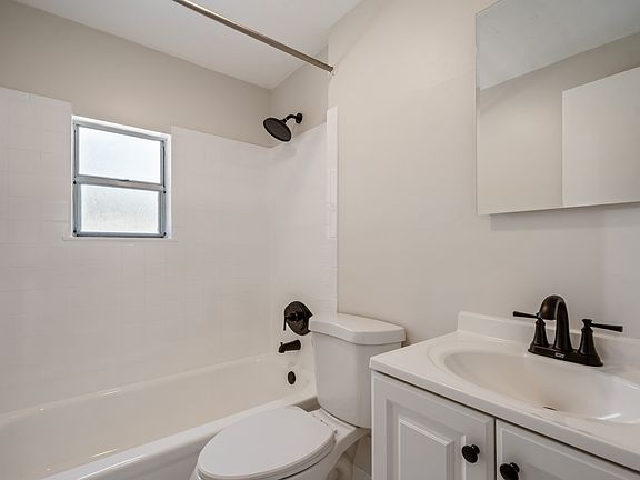 5th image of 1504 E Concord St #1504