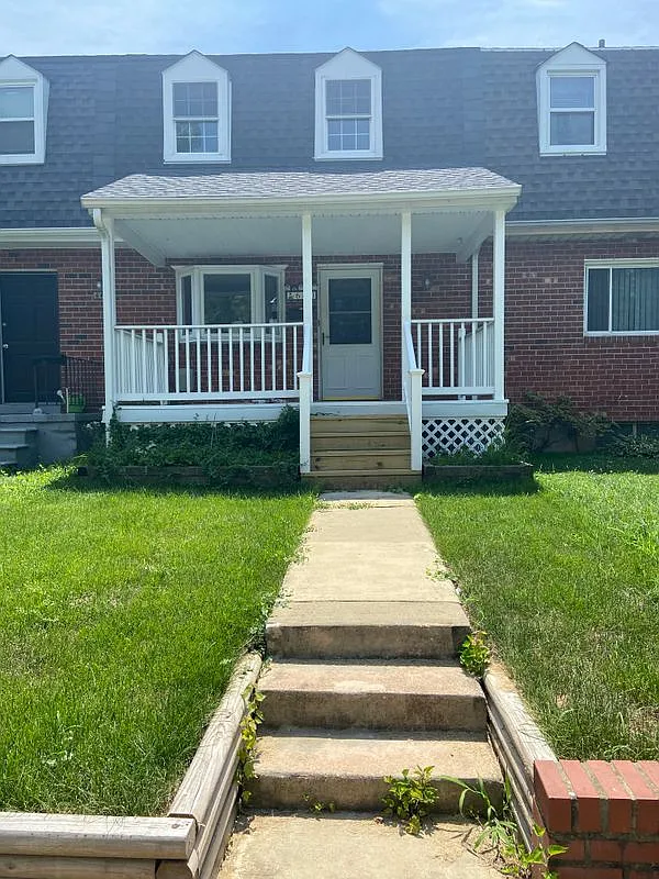 3 bed, 2.0 bath, 1020 sqft, $1,950 — Photo 1