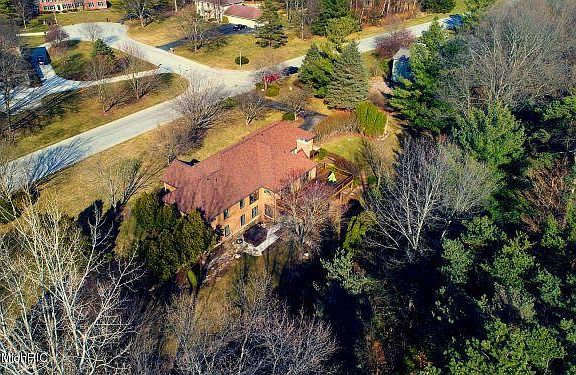 3rd image of 6688 Forest Valley Dr SE