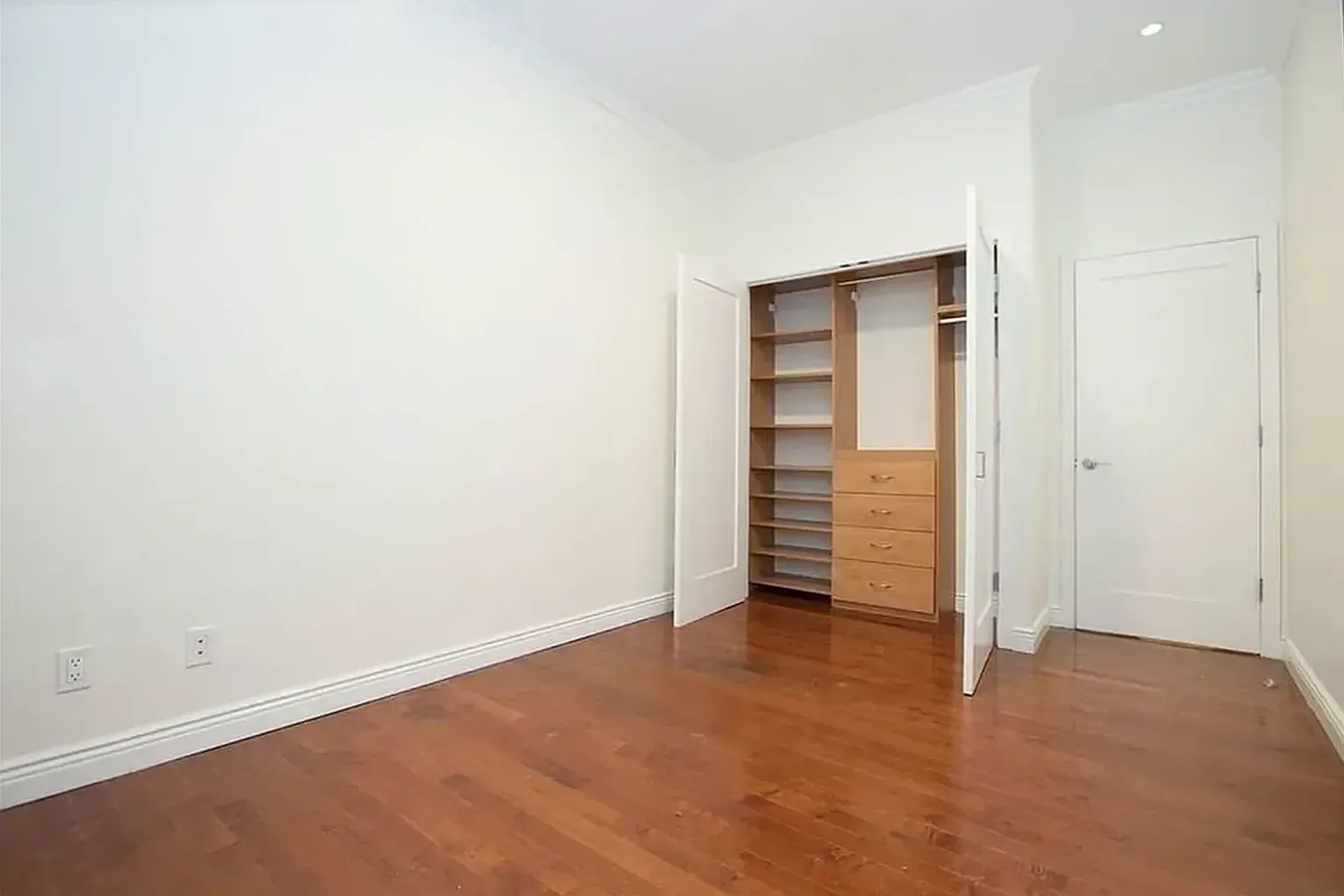 488 7th Avenue — Photo 3