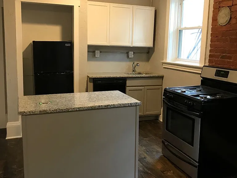 225 South Millvale Avenue — Photo 38