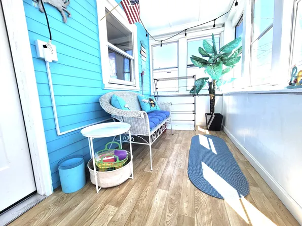 16 Riverview Ter #1, Hampton, NH 03842