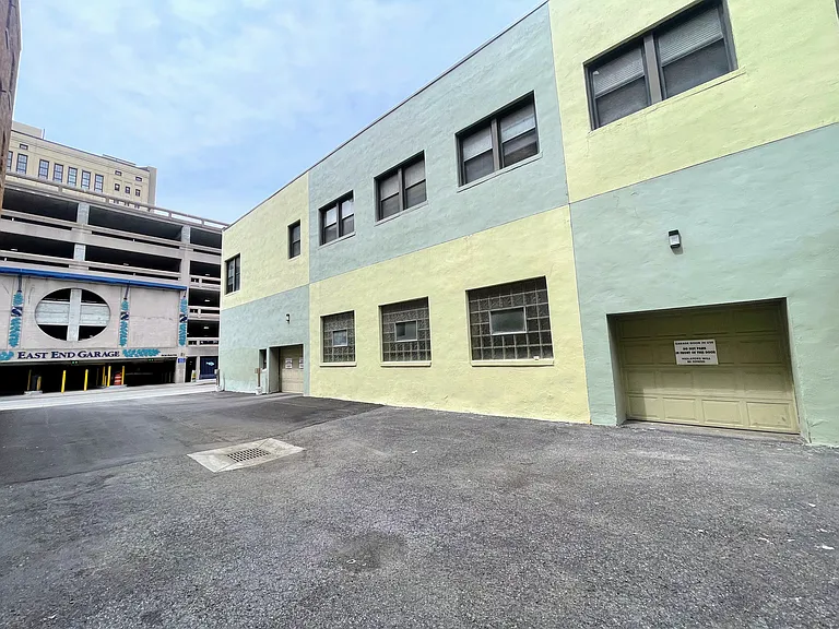 15 East End Lofts — Photo 4