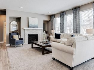 8370 Shire Trl, Woodbury, MN 55129