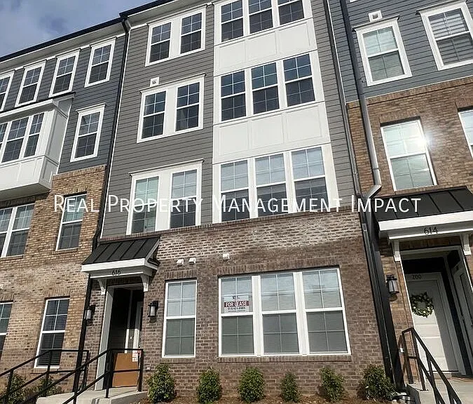 616 Market Grove Dr #100 — Photo 4