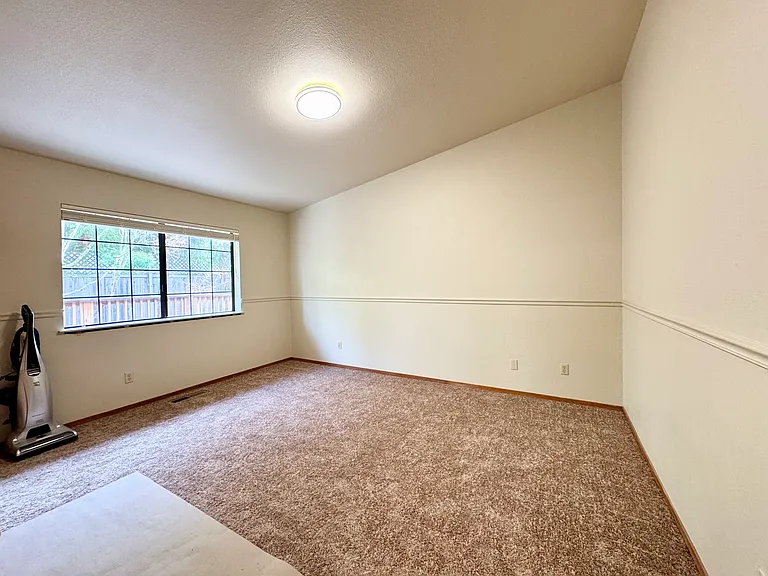721 William Ct — Photo 14