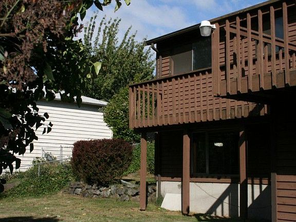 Enjoying this deck puts a whole new spin on entertaining or just sit back and enjoy the beautiful su