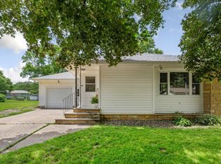 440 Broadway Ave N, New Richland, MN 56072