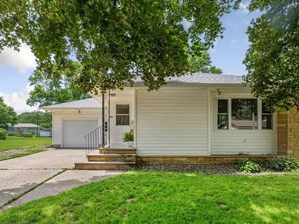 440 Broadway Ave N, New Richland, MN 56072