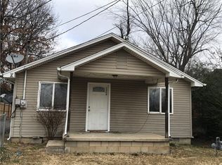 1304 W Huntsville Ave, Springdale, AR 72764