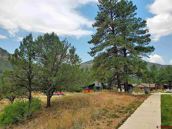 4th image of 19 Wood Rose Ln