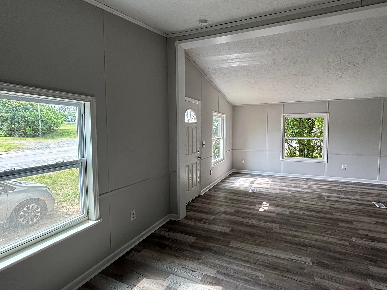 362 Wilson St S — Photo 4