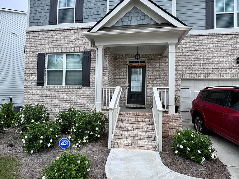 1919 Aquinas Ct — Photo 1