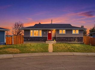 1012 SW Riddell Pl SE, Calgary, AB T2A 1Y5