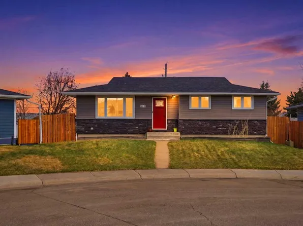 1012 SW Riddell Pl SE, Calgary, AB T2A 1Y5