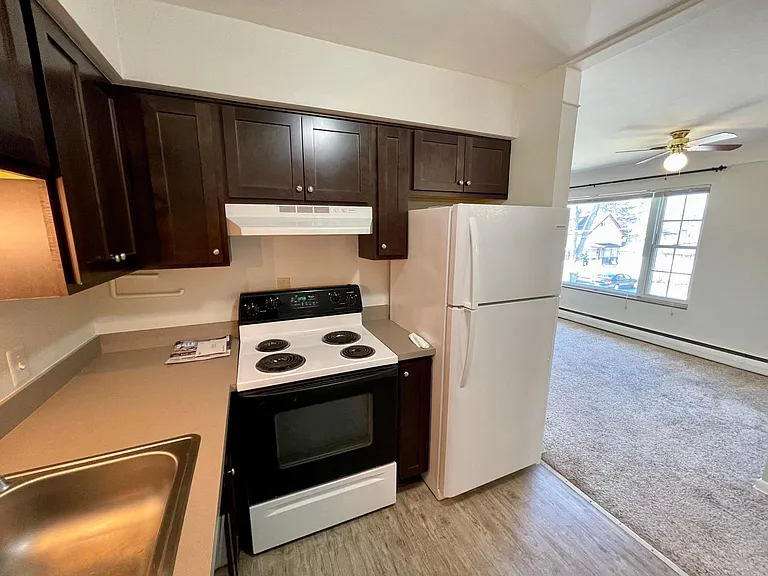28421 Jefferson Ave #8 — Photo 5
