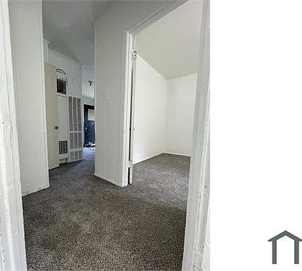 5th image of 266 Bond Ave APT 4