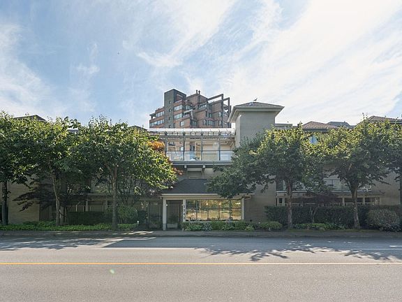 4th image of 2242 Marine Dr #101