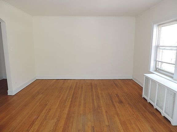 2nd image of 2535 Eastwood Ave #3D