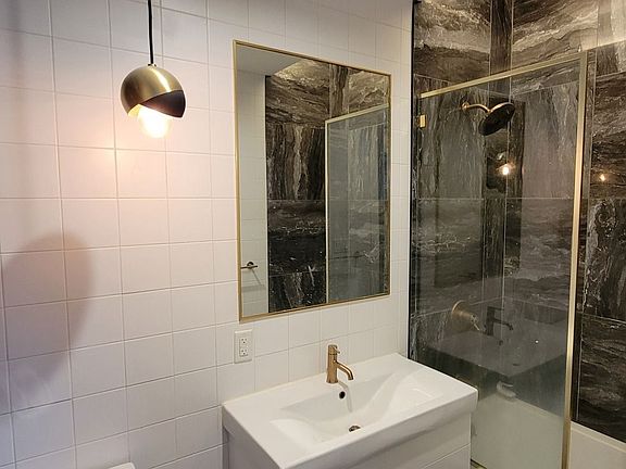 5th image of 1058 Dean St #3A