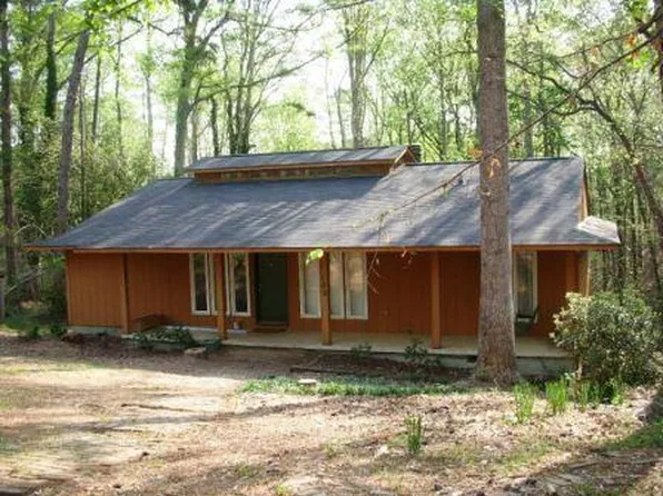 102 Ridgewood Ln, Eufaula, AL 36027