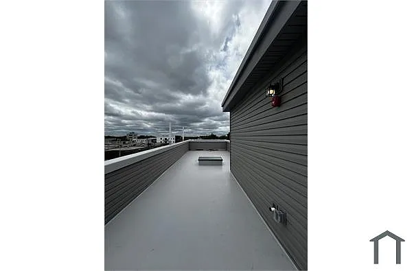 Building Photo - 903 N 43rd St