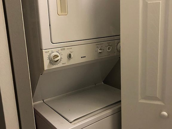 4th image of 233 Golfpoint Dr