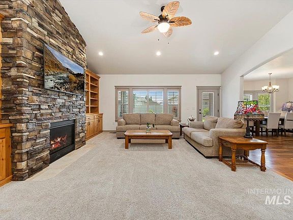 4th image of 2433 Blick Ln