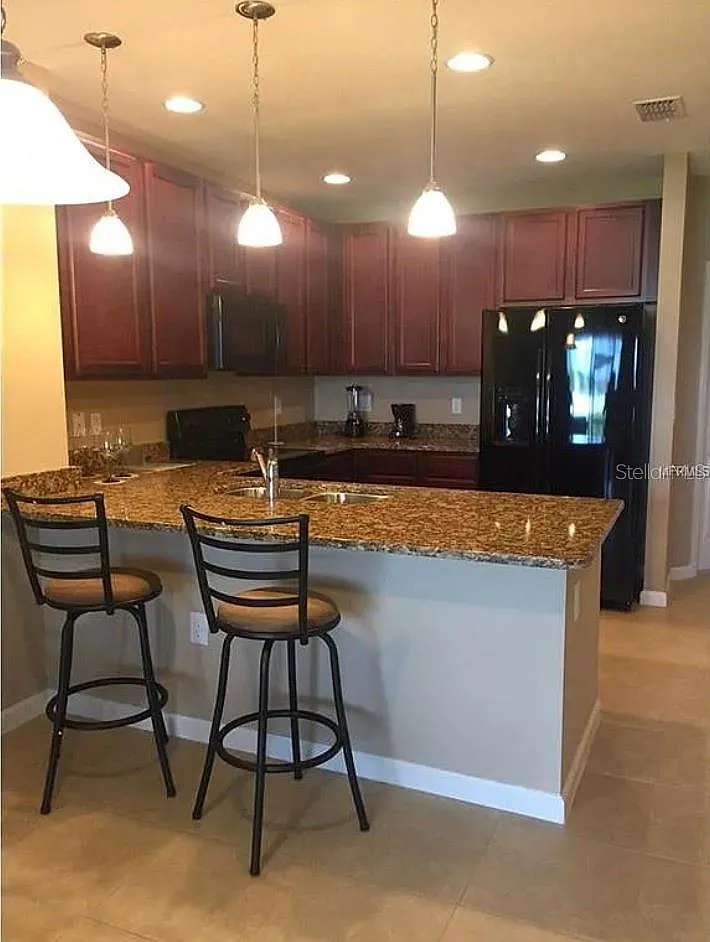 3 bed, 1528 sqft, $2,100 — Photo 2