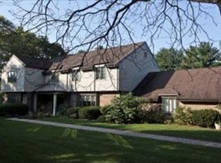 586 Woodbine Blvd, Lancaster, PA