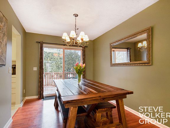 4th image of 2065 Chelsea Dr NE