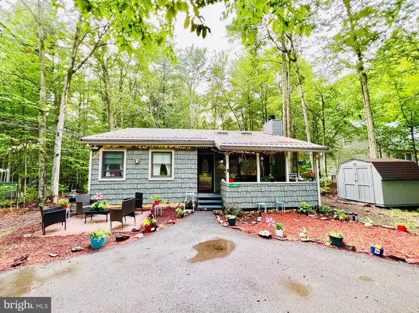 263 Maxatawny Dr, Pocono Lake, PA 18347