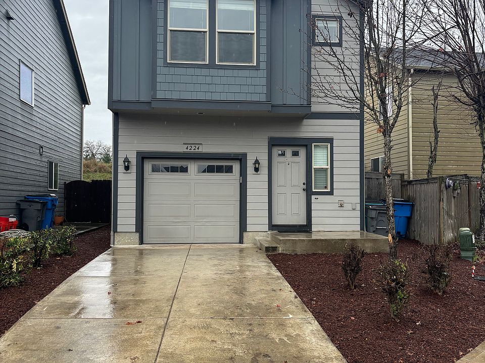 1st image of 4224 NE 34th Way