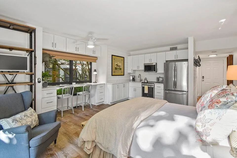 1 bed, 1.0 bath, 500 sqft, $4,250 — Photo 1