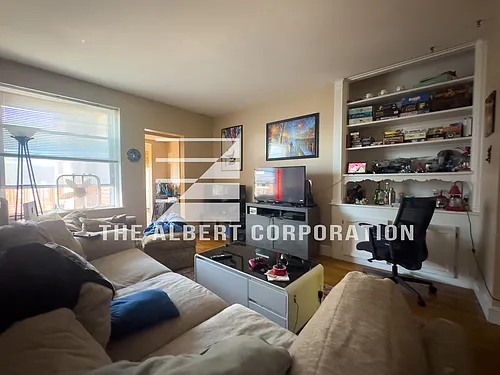 1710 Commonwealth Ave Photo 1