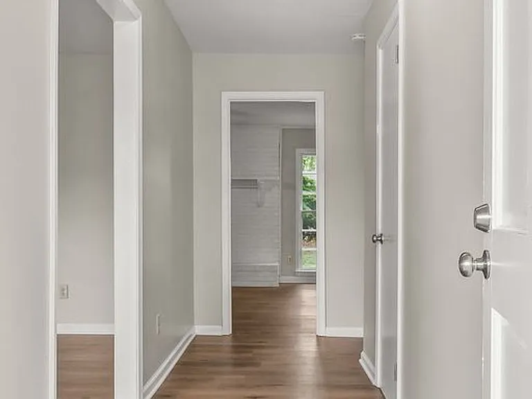 4215 Smith St — Photo 5