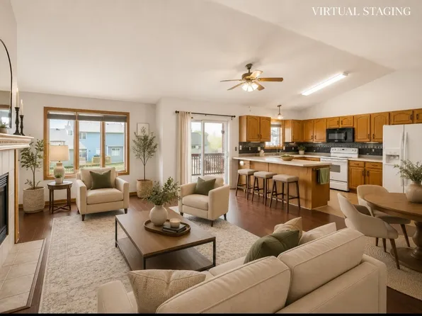 2716 River Ridge Rd, Des Moines, IA 50320