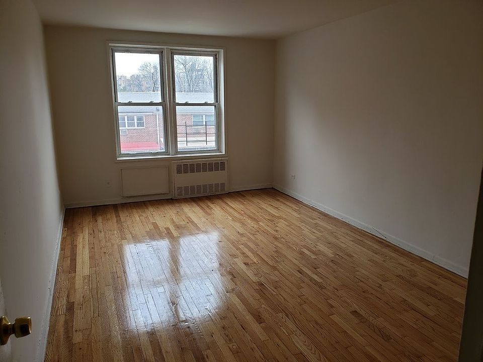 2nd image of 14074 34th Ave APT 2B