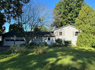 27 Evergreen Dr, Rochester, NY 14624