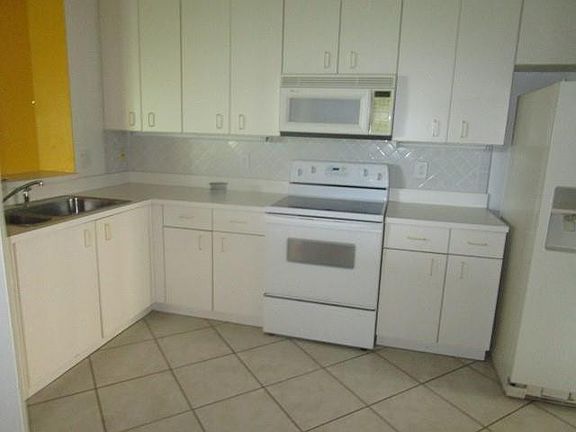 3rd image of 9539 Weldon Circle #407