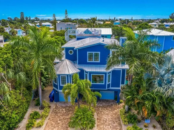 111 81st St, Holmes Beach, FL 34217