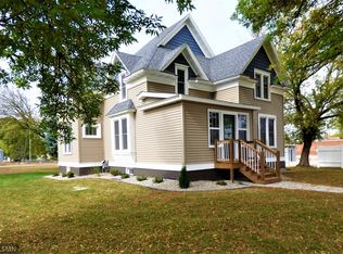 722 State St S, Waseca, MN 56093